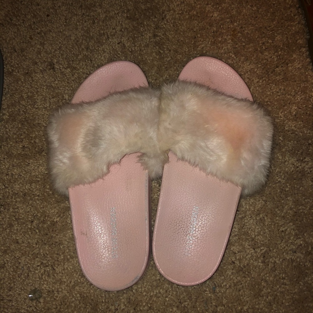 Used Steve Madden pink fluffy slides